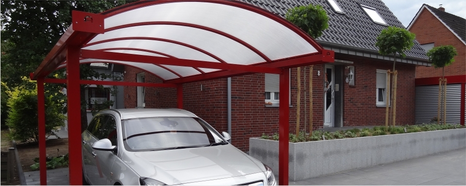 Einzelcarport aus Aluminium mit Bogendach